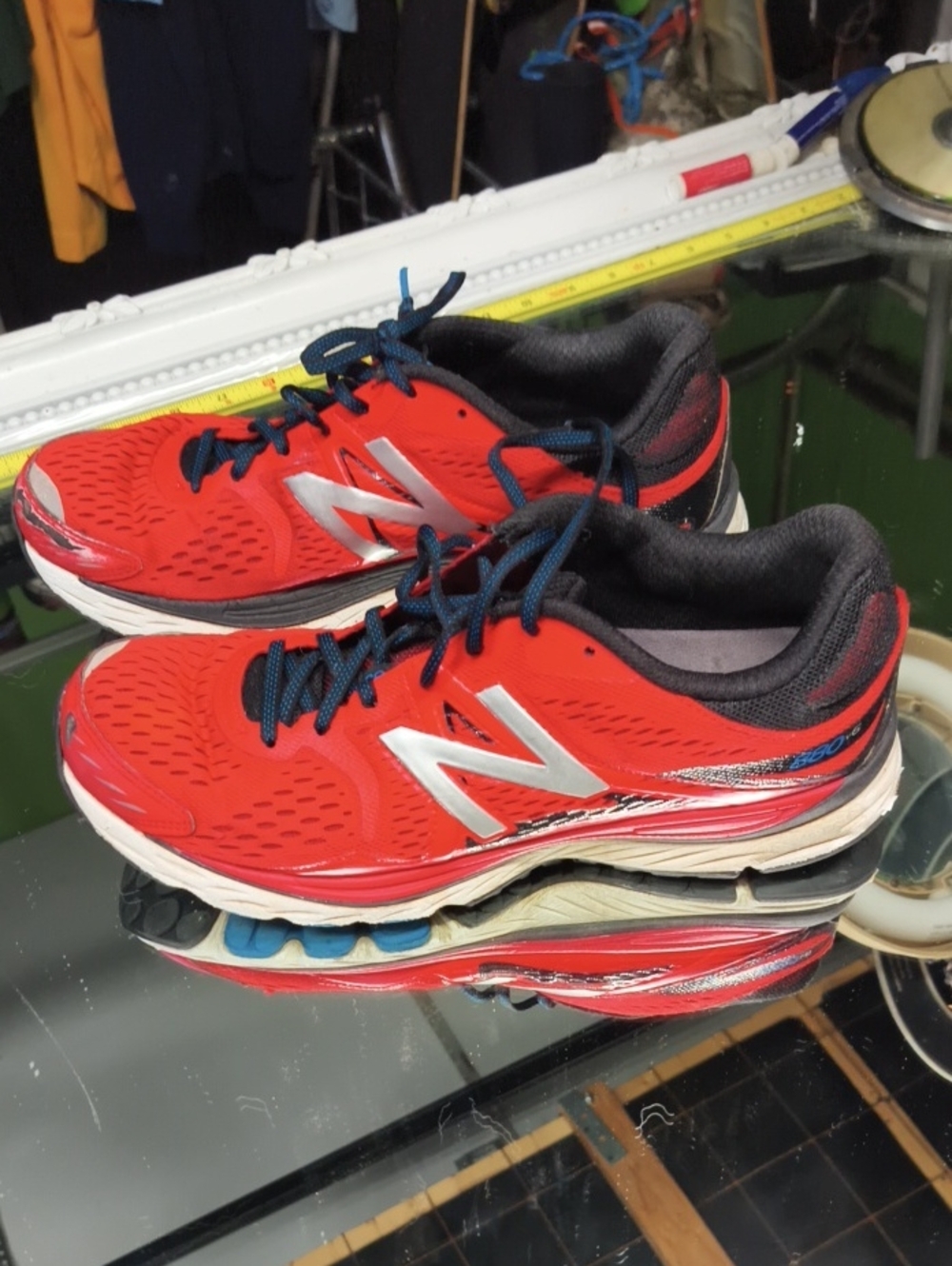 Men's 11.5 New Balance 880v6 men's running shoes in a red and black